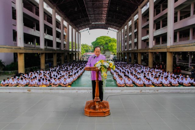 วันก่อตั้งโรงเรียน และ วันพระราชูปถัมภ์ฯ