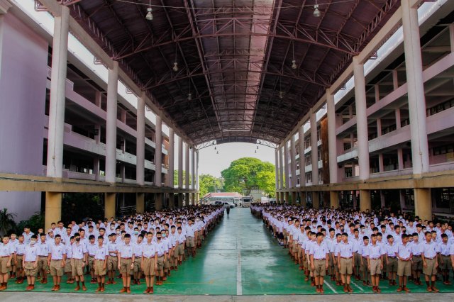 วันก่อตั้งโรงเรียน และ วันพระราชูปถัมภ์ฯ